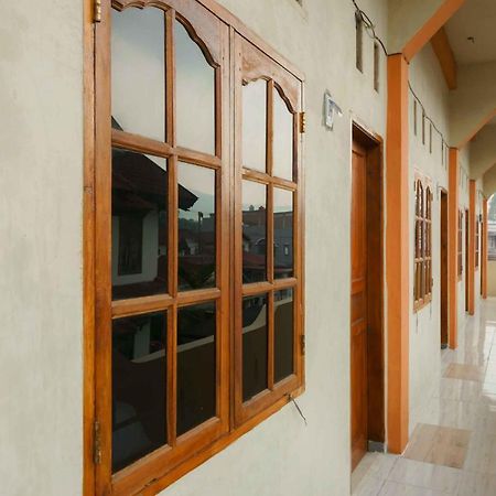 Hotel Reddoorz Near Bukit Kubu Berastagi Exterior foto