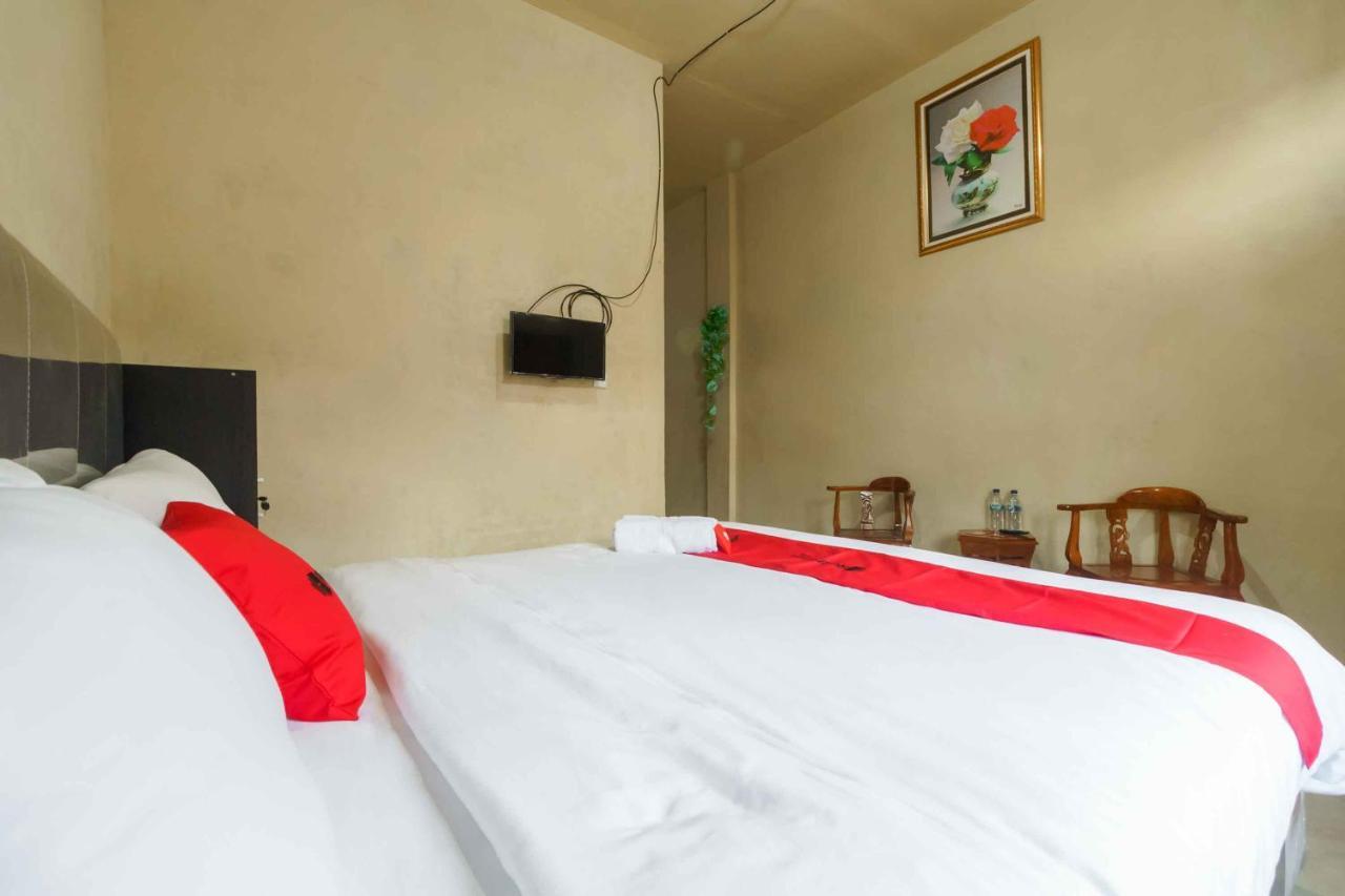 Hotel Reddoorz Near Bukit Kubu Berastagi Exterior foto